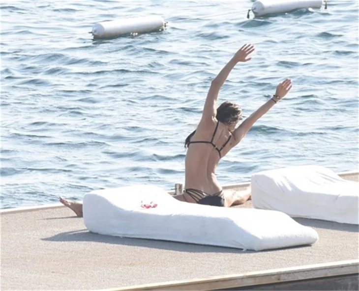 Ebru Şallı tatile devam ediyor