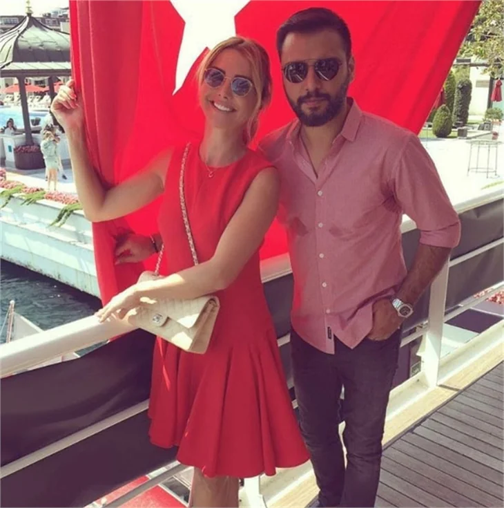 Ünlü isimler 'Demokrasi nöbeti'nde!