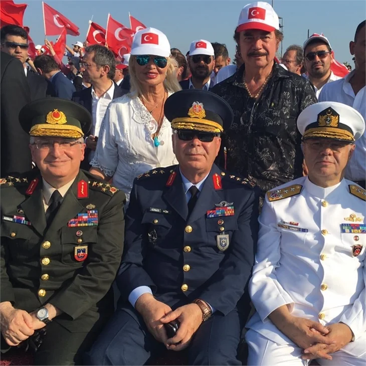Ünlü isimler Yenikapı'ya akın etti!