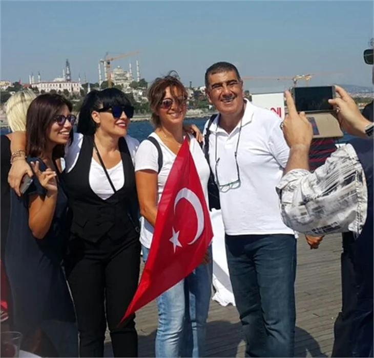 Ünlü isimler Yenikapı'ya akın etti