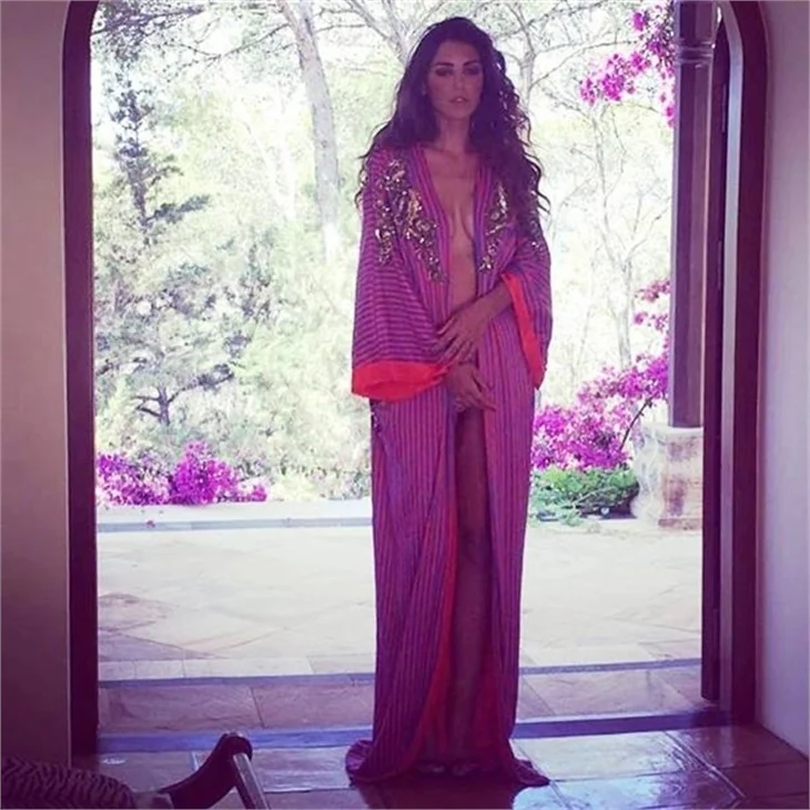 Yolanthe Cabau fiziğini sergiledi