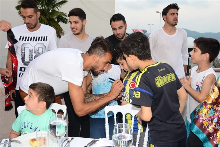 Mehmet Topal'dan moral yemeği!