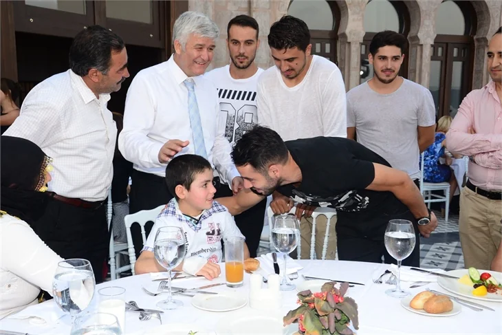 Mehmet Topal'dan moral yemeği!
