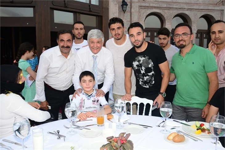 Mehmet Topal'dan moral yemeği!