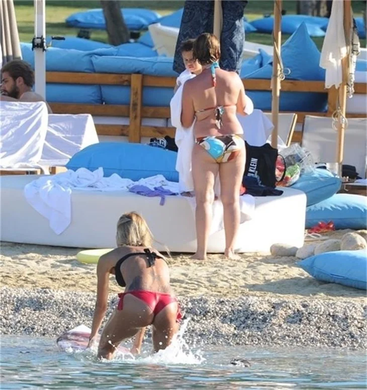 Deniz kızı Çağla Şıkel