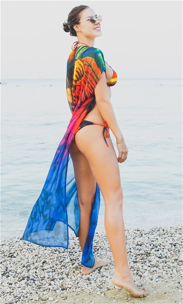 Seksi model Lara Surol nefes kesti