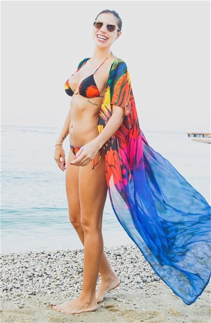 Seksi model Lara Surol nefes kesti
