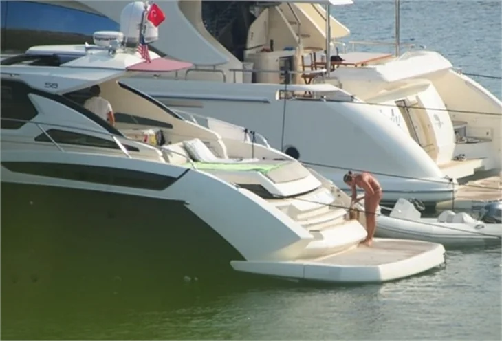 Pınar Altuğ Bodrum tatilinde