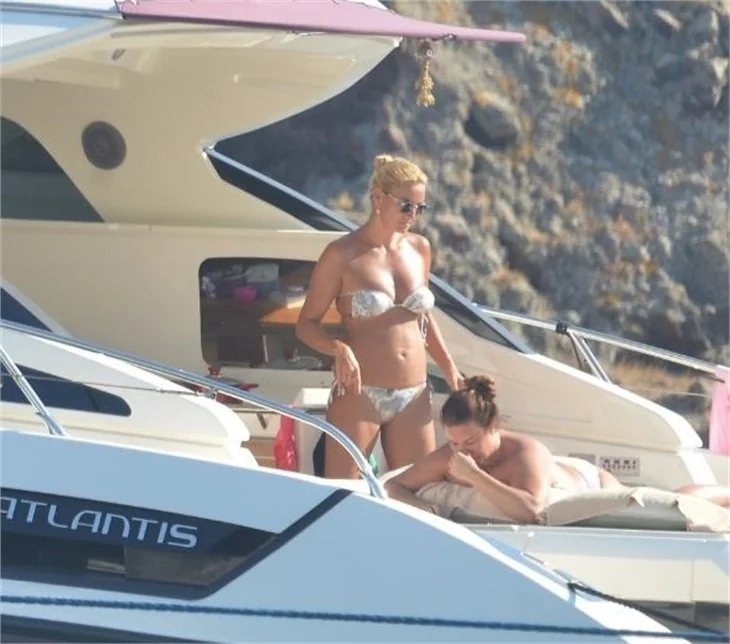 Pınar Altuğ Bodrum tatilinde
