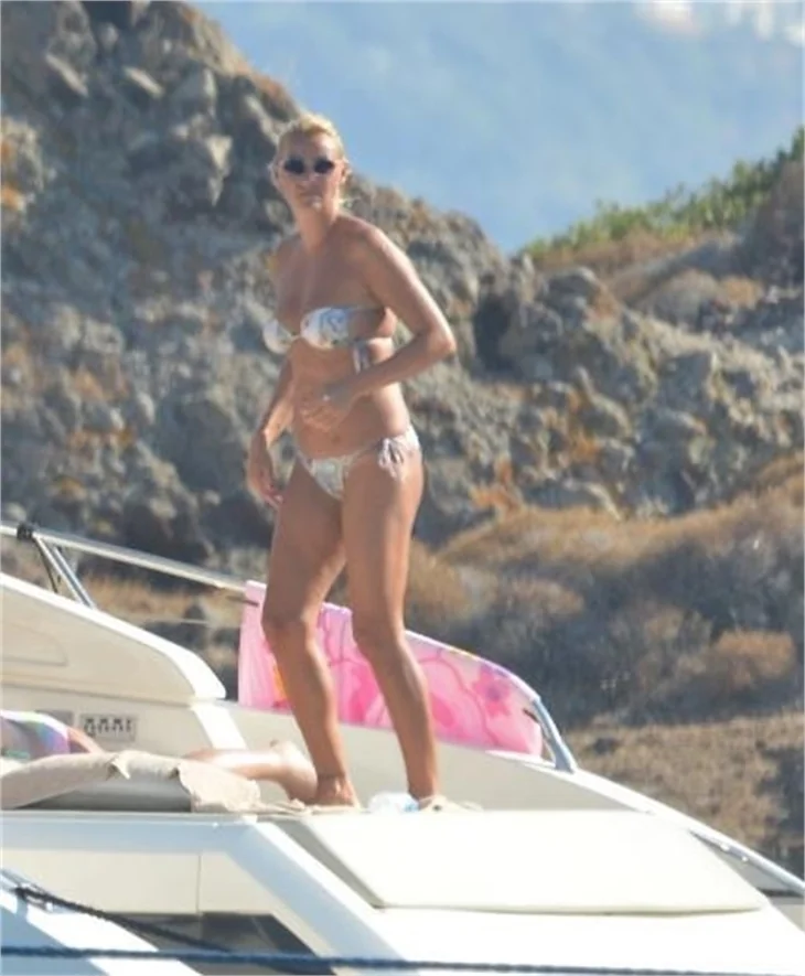 Pınar Altuğ Bodrum tatilinde