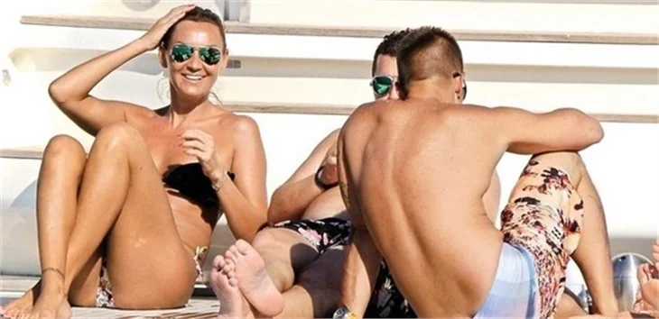 Pınar Altuğ Bodrum tatilinde