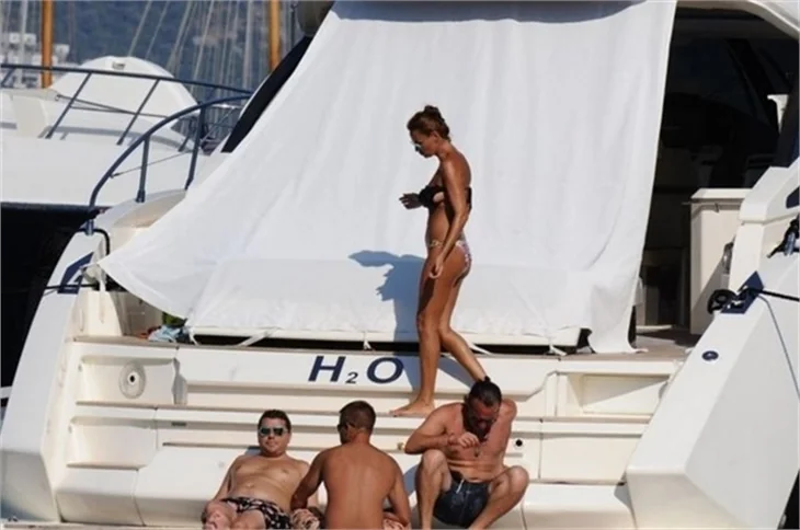 Pınar Altuğ Bodrum tatilinde