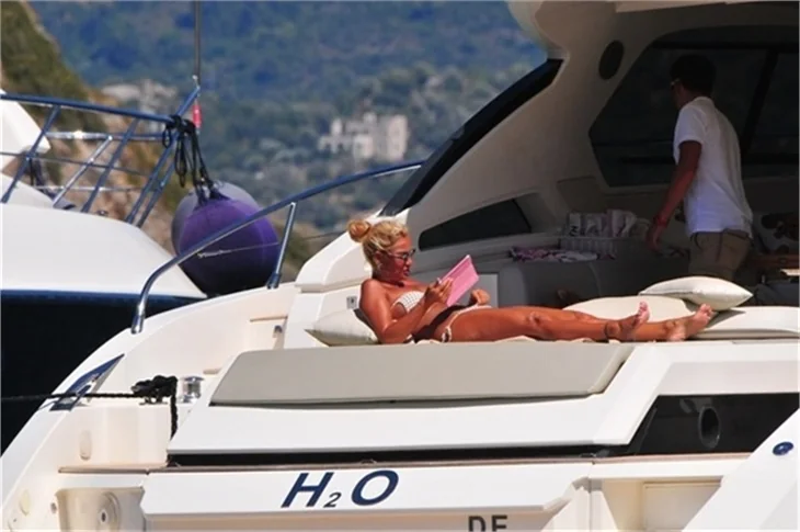 Pınar Altuğ Bodrum tatilinde