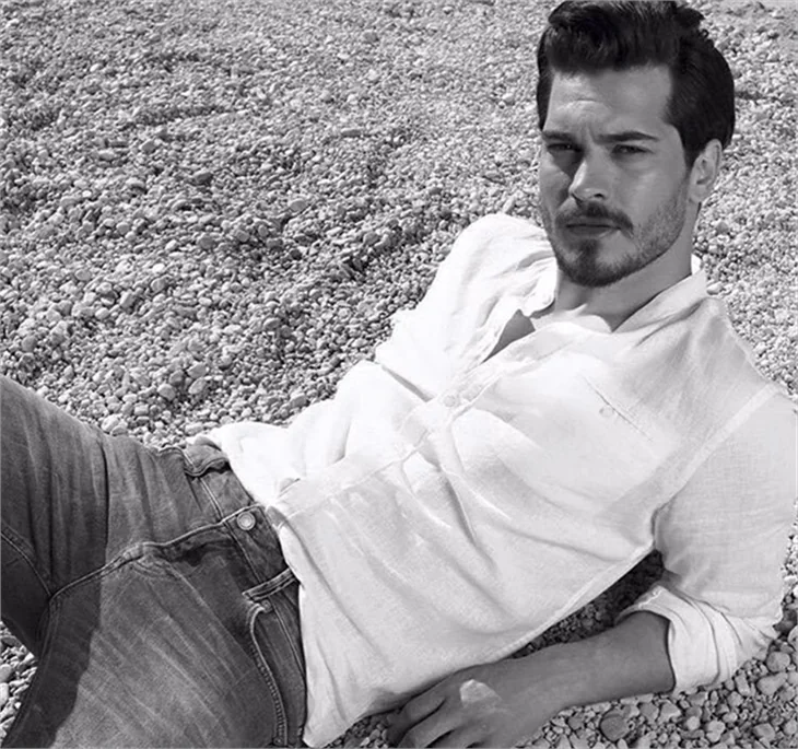 Çağatay Ulusoy'un yeni imajı!