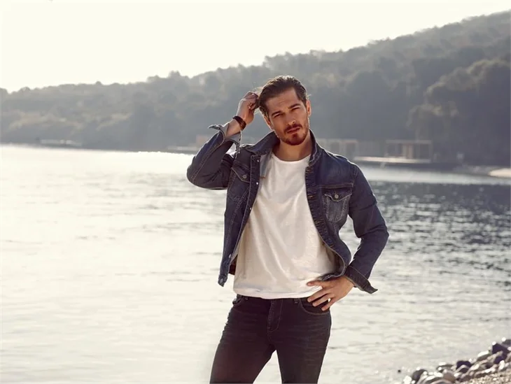 Çağatay Ulusoy'un yeni imajı!
