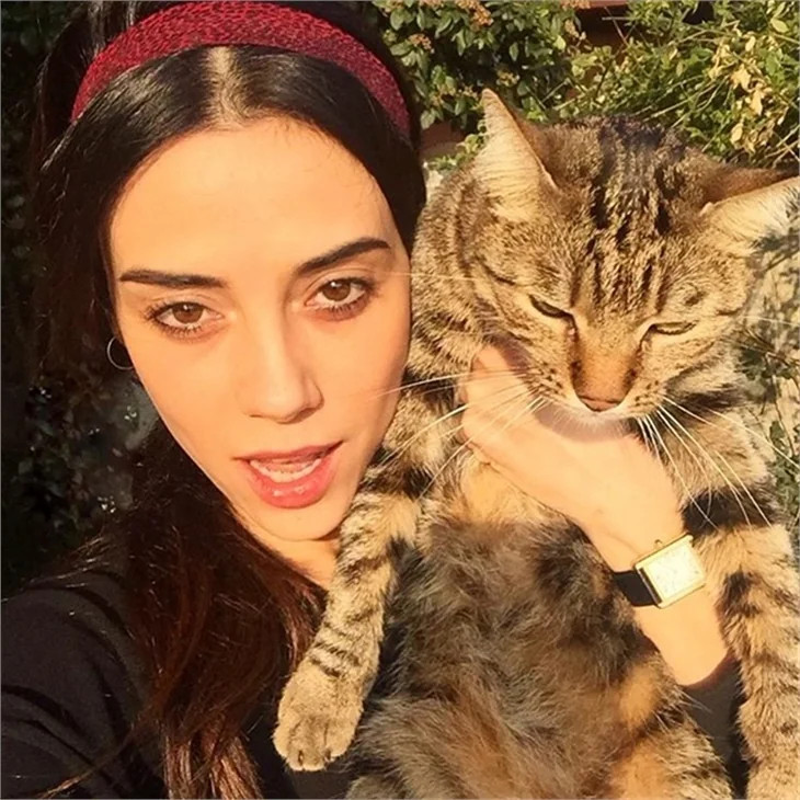 Cansu Dere'nin dönüşü!