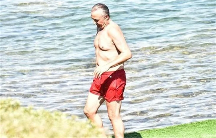 Mehmet Aslantuğ ailesiyle tatilde