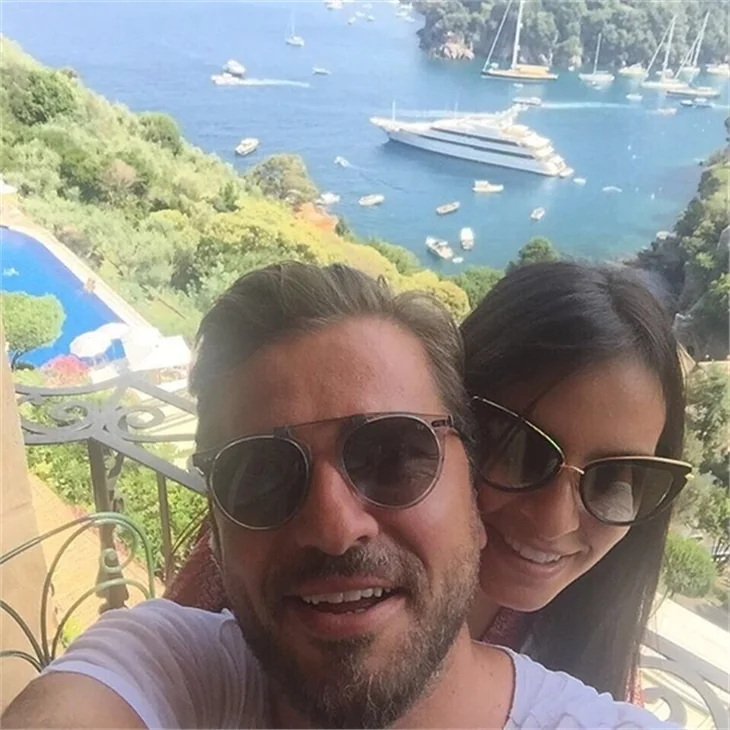 Engin Altan Düzyatan eşi ve oğluyla tatilde