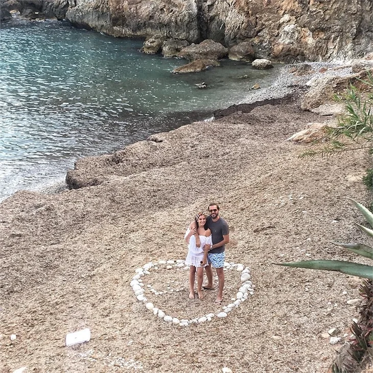 Engin Altan Düzyatan eşi ve oğluyla tatilde