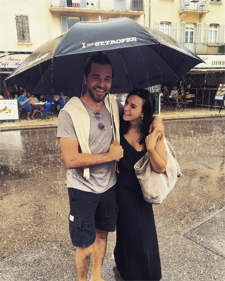 Engin Altan Düzyatan eşi ve oğluyla tatilde