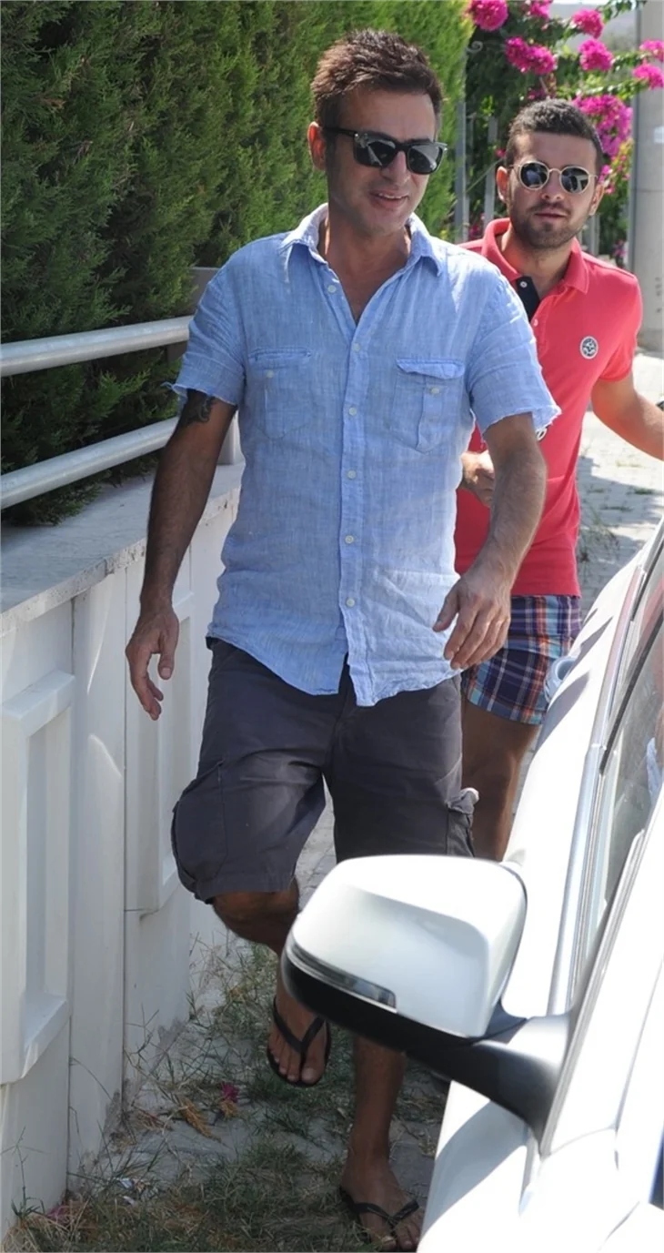 Teoman kız arkadaşıyla Bodrum'da