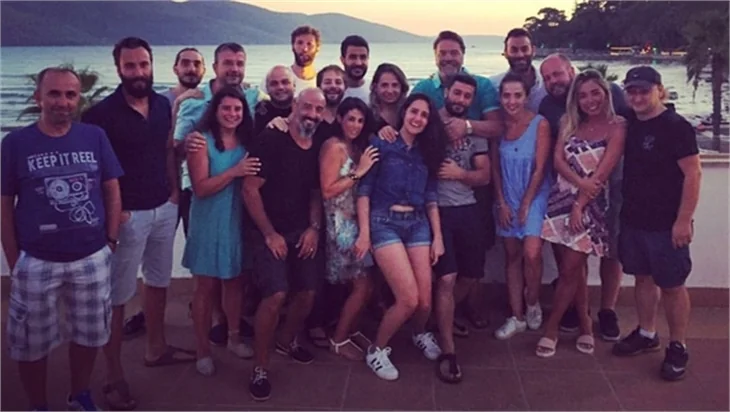 Beyaz'dan ekibe tatil jesti