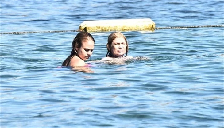 Ceyhun Fersoy ve eşi Begüm Öner tatilde