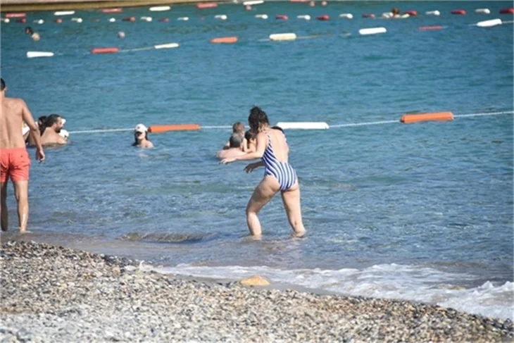 Hande Doğandemir'den sınırları zorlayan paylaşım
