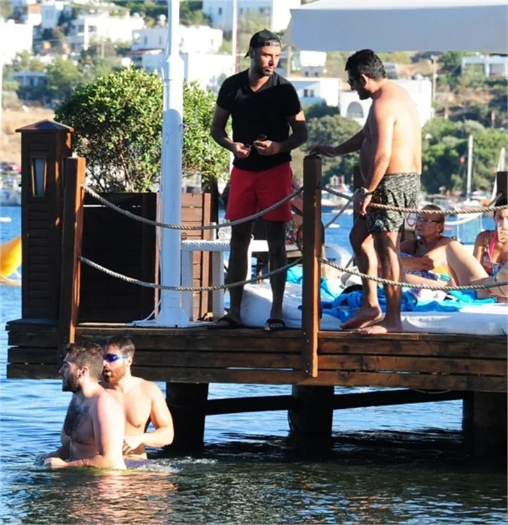 Alişan'ın gözlük telaşı