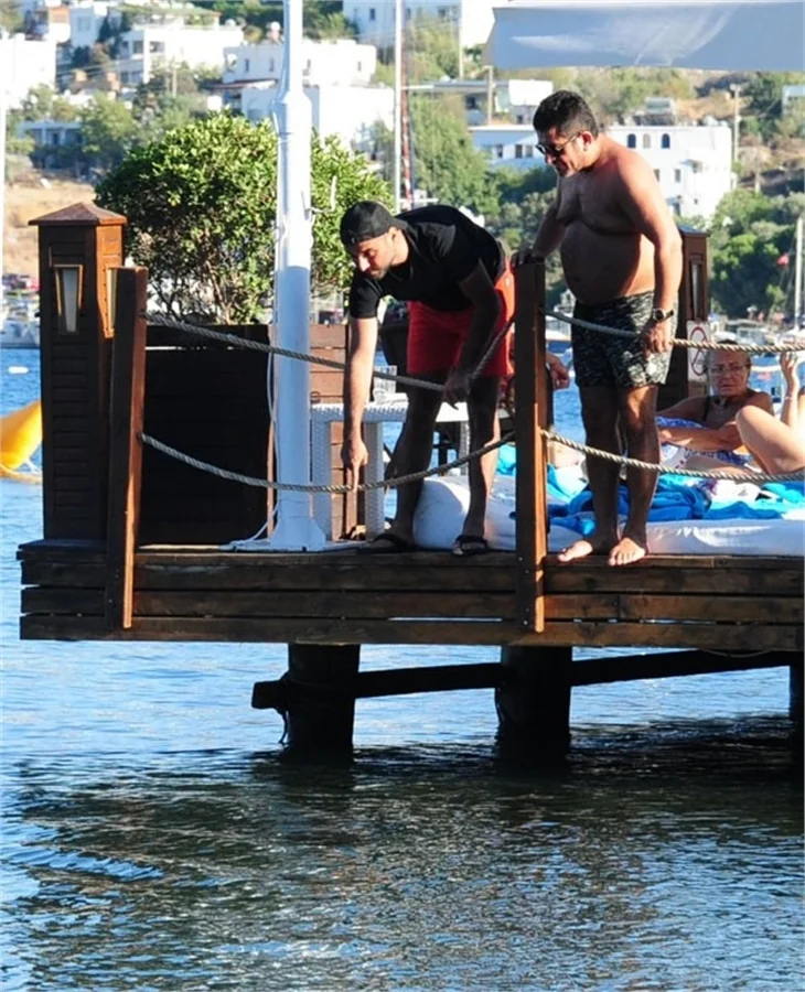 Alişan'ın gözlük telaşı