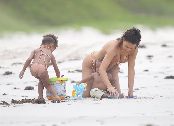 Kim Kardashian'dan yürek hoplatan tatil