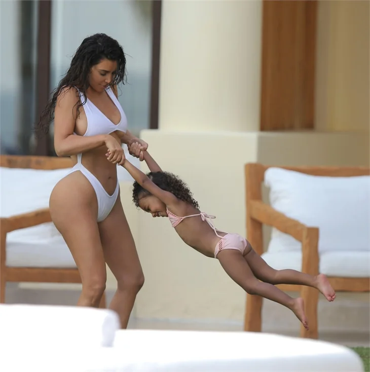 Kim Kardashian'dan yürek hoplatan tatil