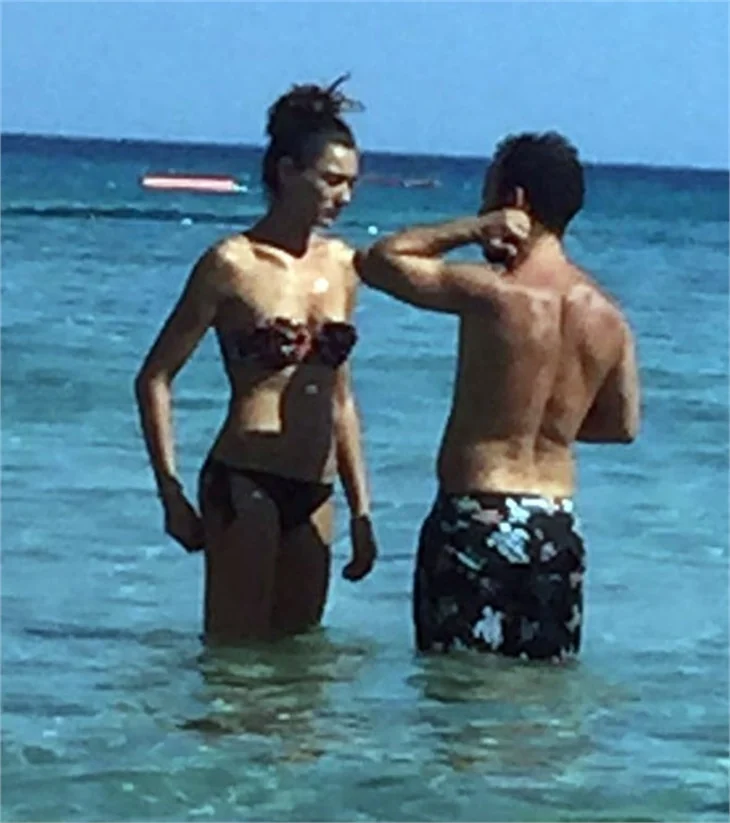 Hande'den ayrılıp eski sevgilisine geri döndü!