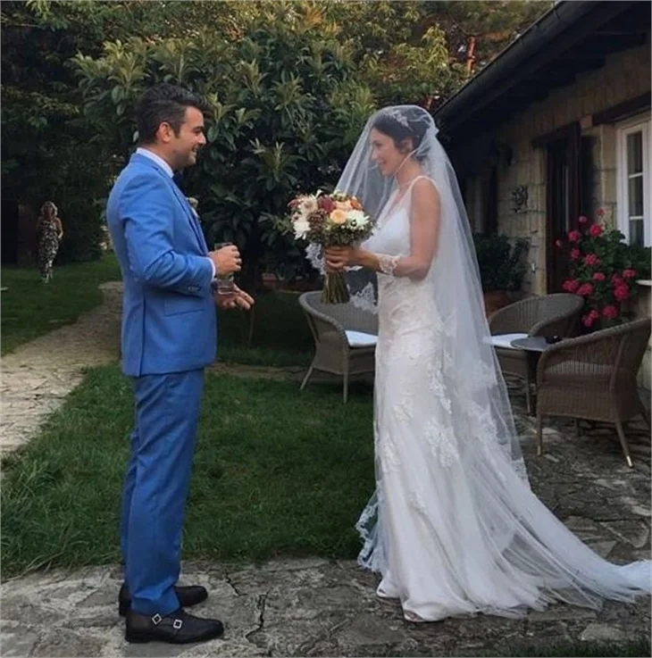 Ünlü isimlerin günlerce konuşulan gelinlikleri!
