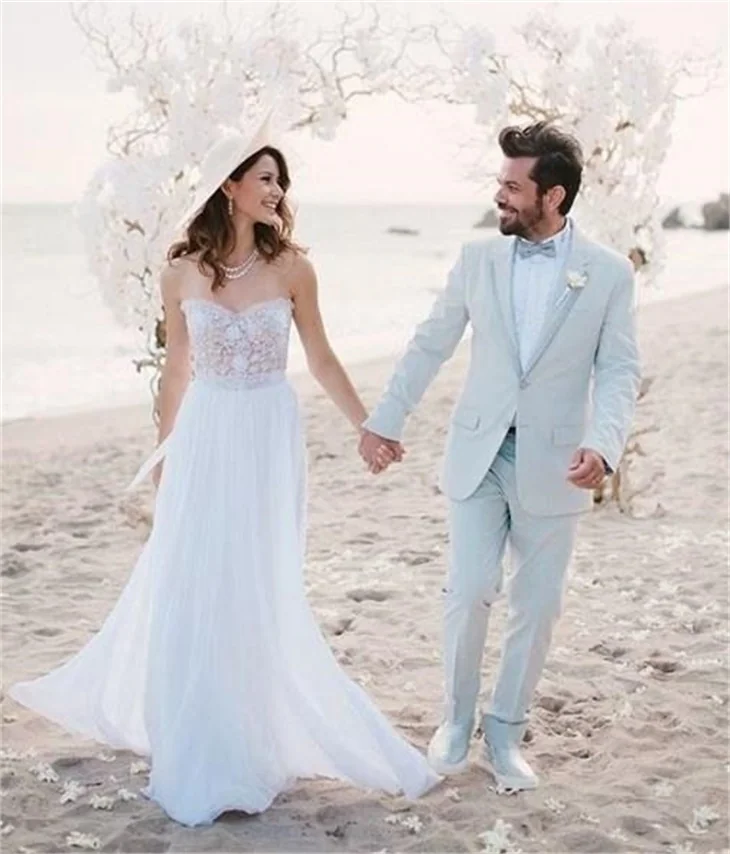 Ünlü isimlerin günlerce konuşulan gelinlikleri!