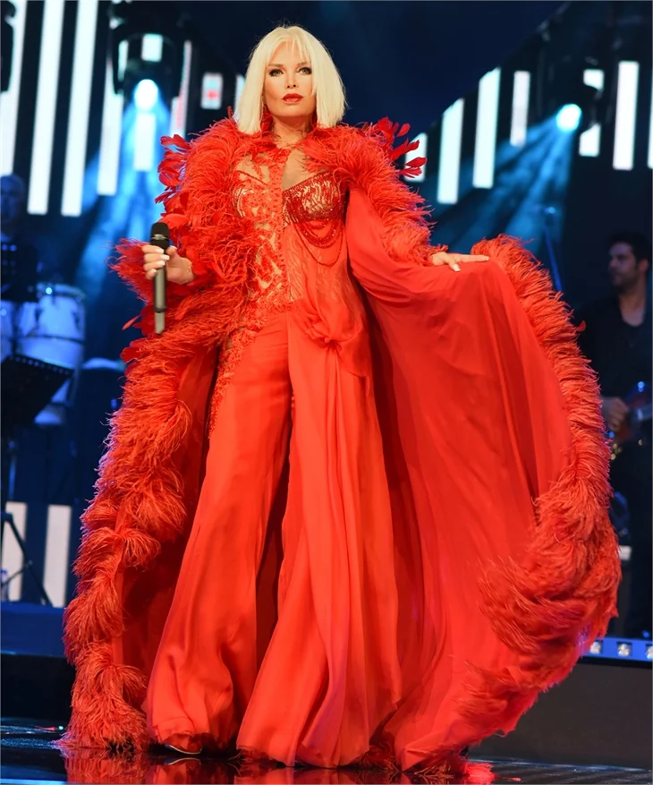 Süperstar Ajda Pekkan'dan süper konser!