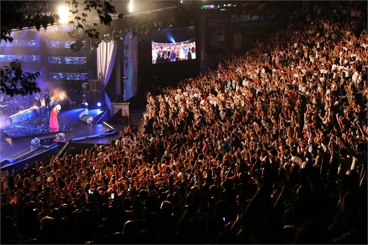 Süperstar Ajda Pekkan'dan süper konser!