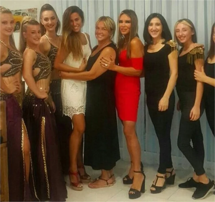 Berkay ile evlilik hazırlığı yapan Özlem Katipoğlu kına yaktı!