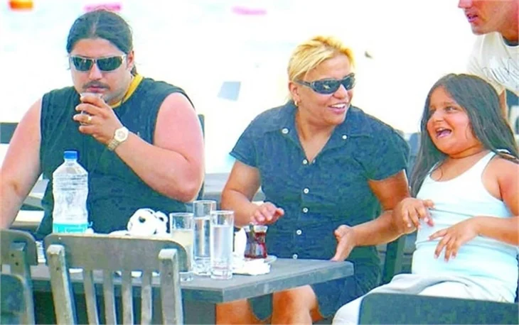 Kibariye sahnede açıkladı: İkinci kez anne oluyor