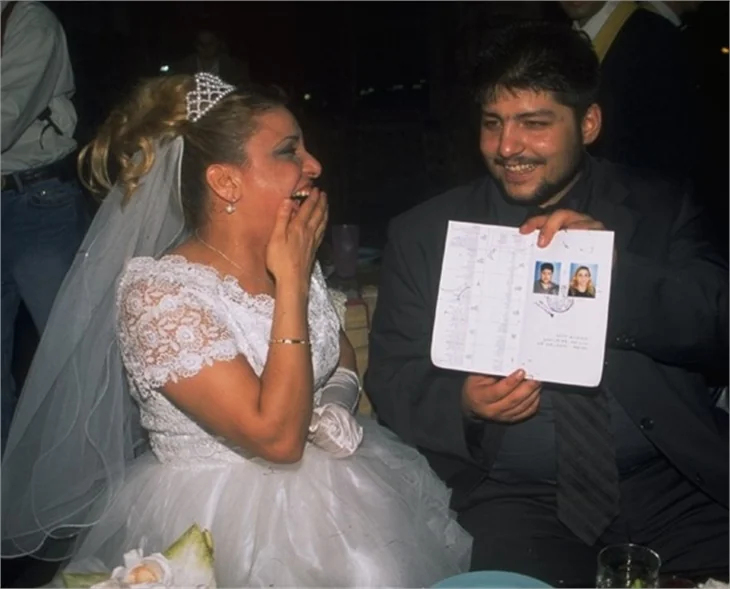 Kibariye sahnede açıkladı: İkinci kez anne oluyor