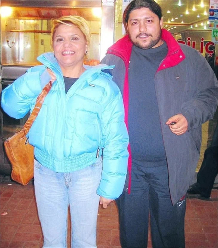 Kibariye sahnede açıkladı: İkinci kez anne oluyor