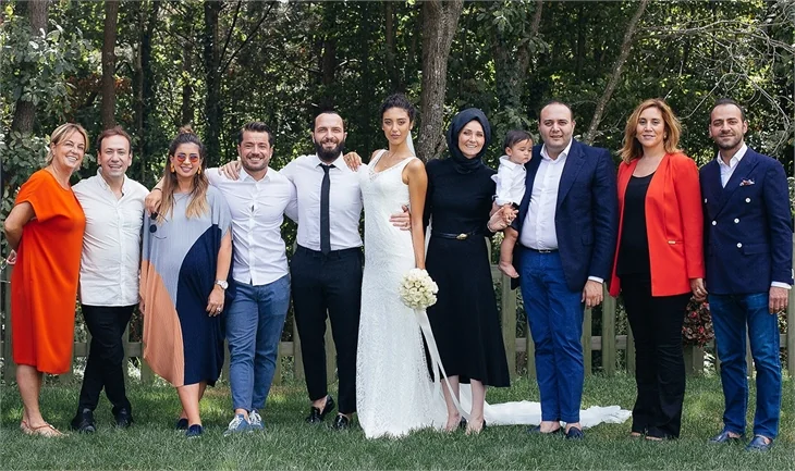 Berkay nikahtan çıktı, konsere gitti!