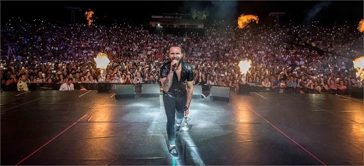 Berkay nikahtan çıktı, konsere gitti!
