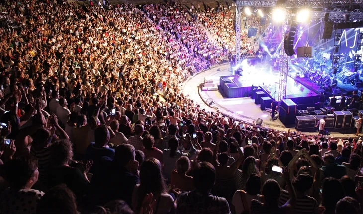 Bodrum'da Ajda Pekkan fırtınası!