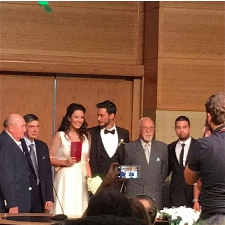 Pelin Akil ve Anıl Altan evlendi