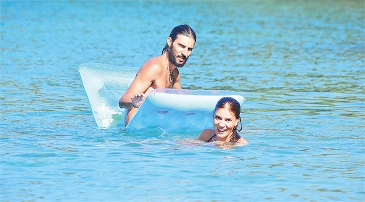 Fosforlu Ayça Varlıer’in deniz keyfi