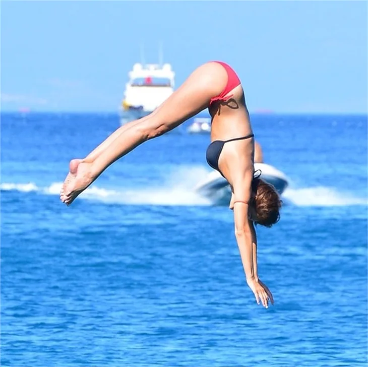 Fosforlu Ayça Varlıer’in deniz keyfi