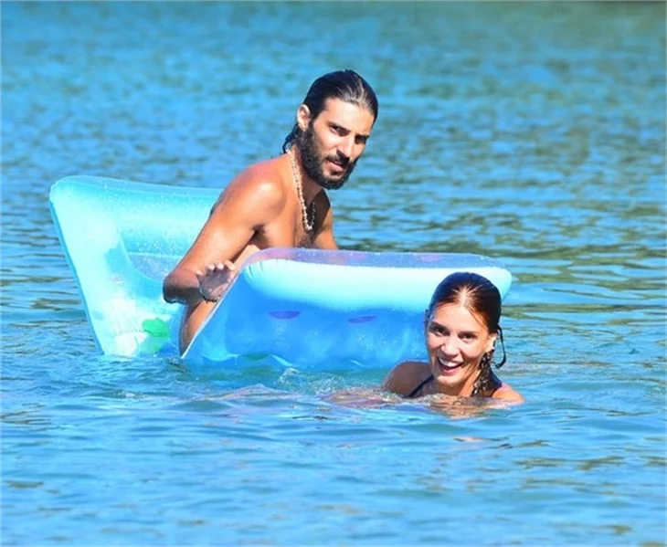 Fosforlu Ayça Varlıer’in deniz keyfi