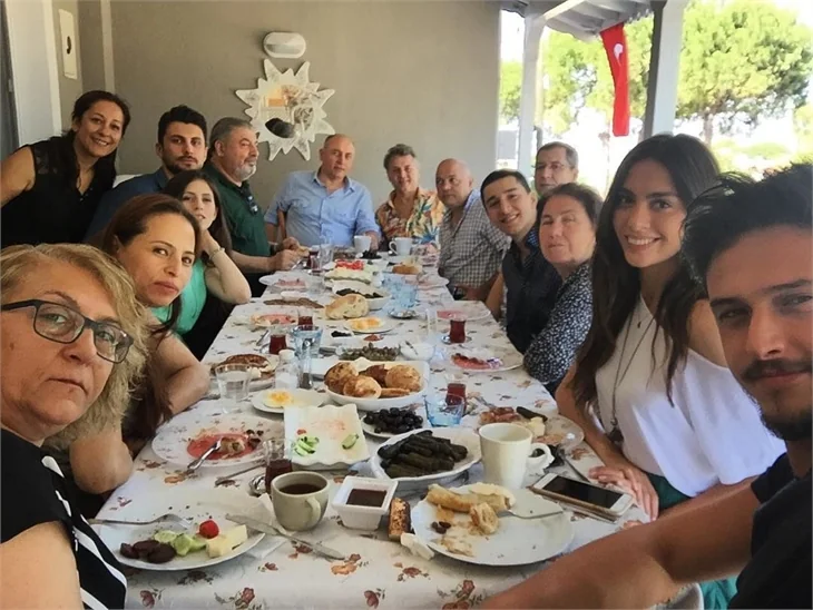 Bir dizi aşkı daha evliliğe gidiyor!