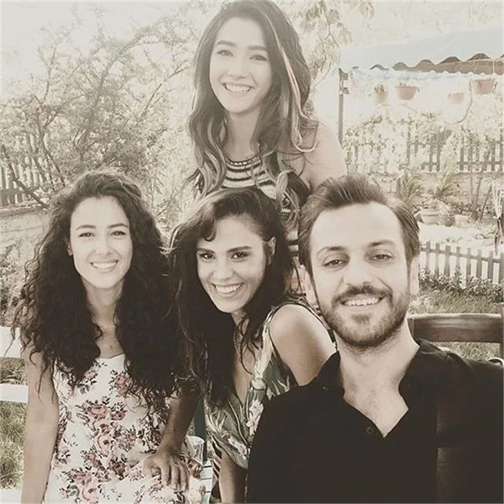 Erkan Kolçak Köstendil ile Cansu Tosun aşk yaşıyor